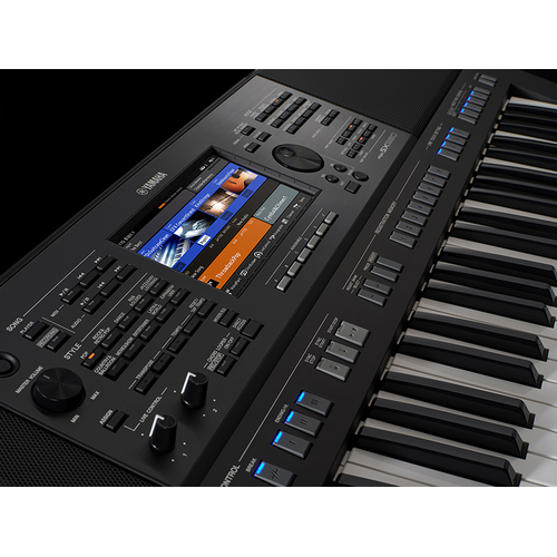 Photo of Yamaha Arranger Workstation PSR-SX920 taken from diagonally above left