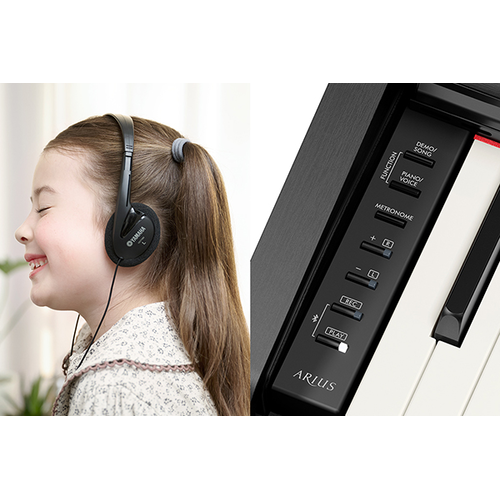 Chơi đàn piano ARIUS với tai nghe, và hình ảnh bảng điều khiển.